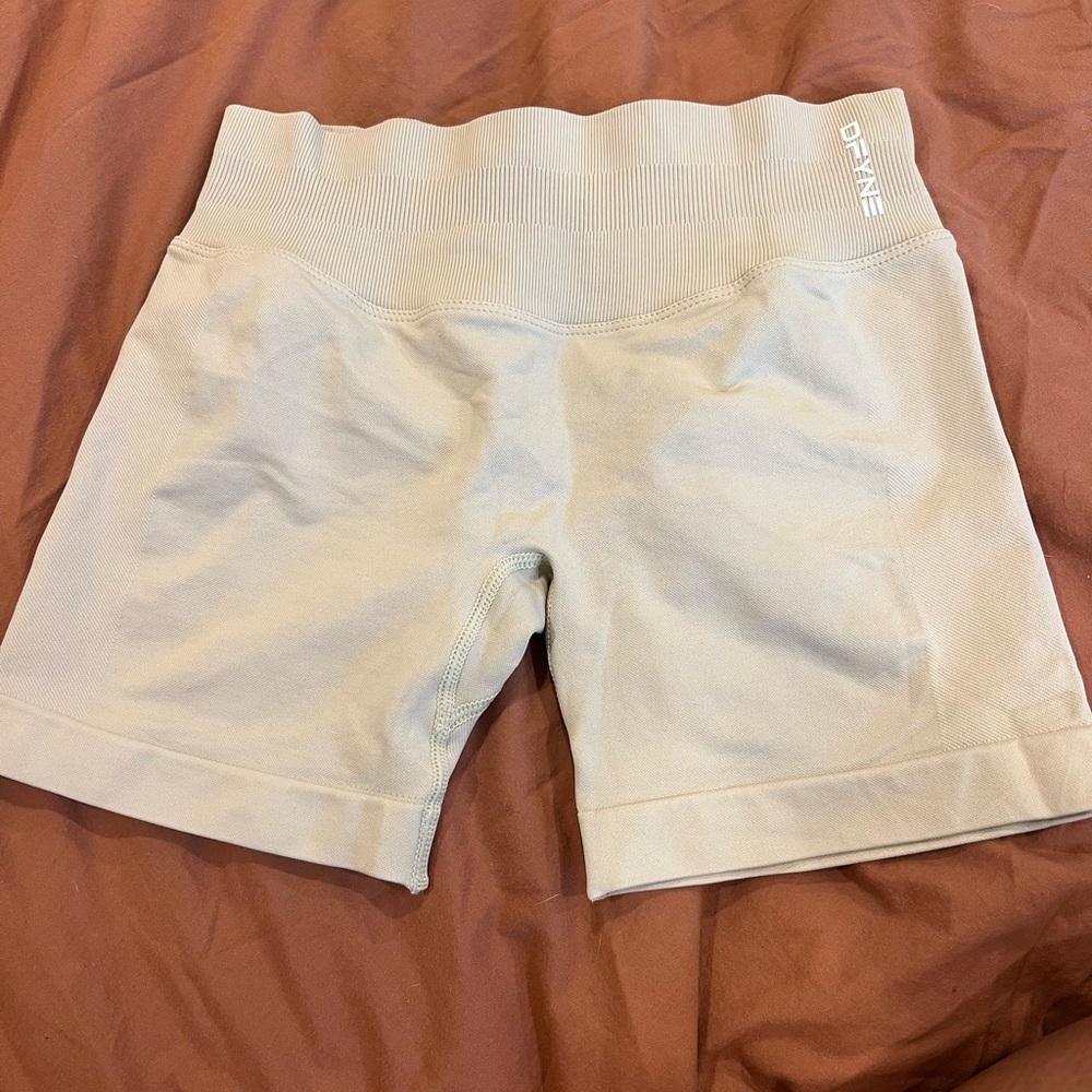 Dfyne shorts
